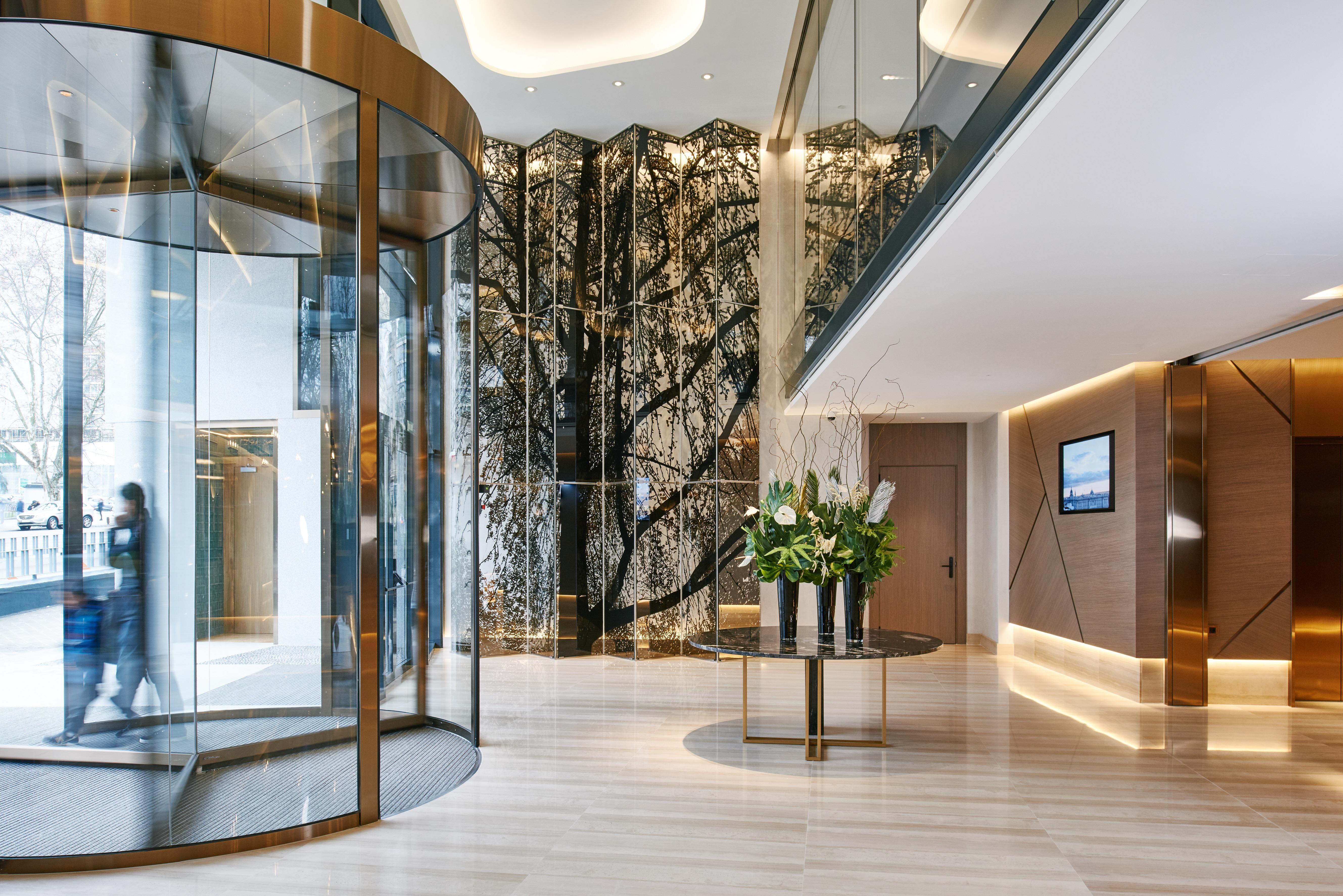 Vp Plaza Espana Design Madrid Luaran gambar The lobby of the hotel