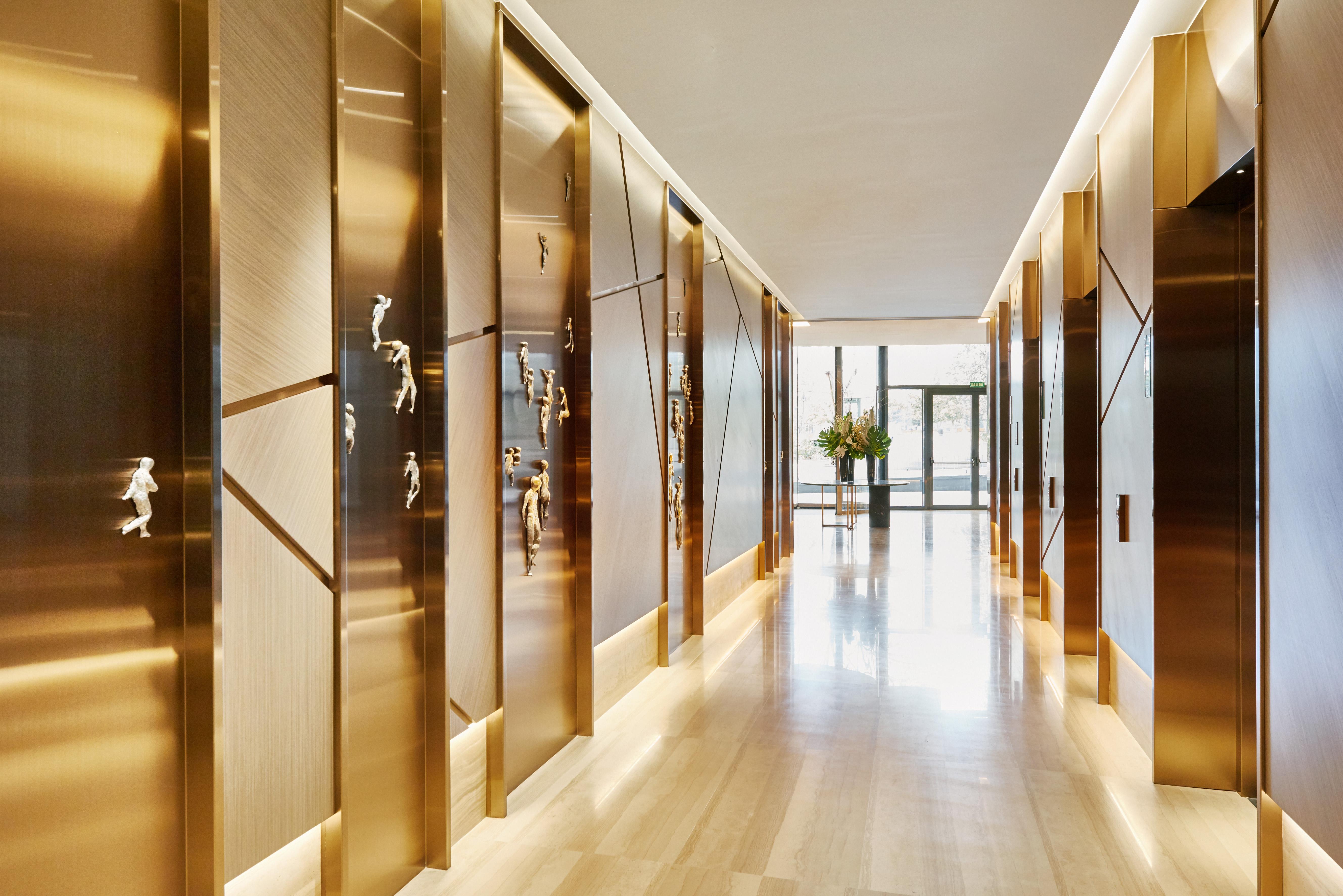 Vp Plaza Espana Design Madrid Luaran gambar The interior of the hotel