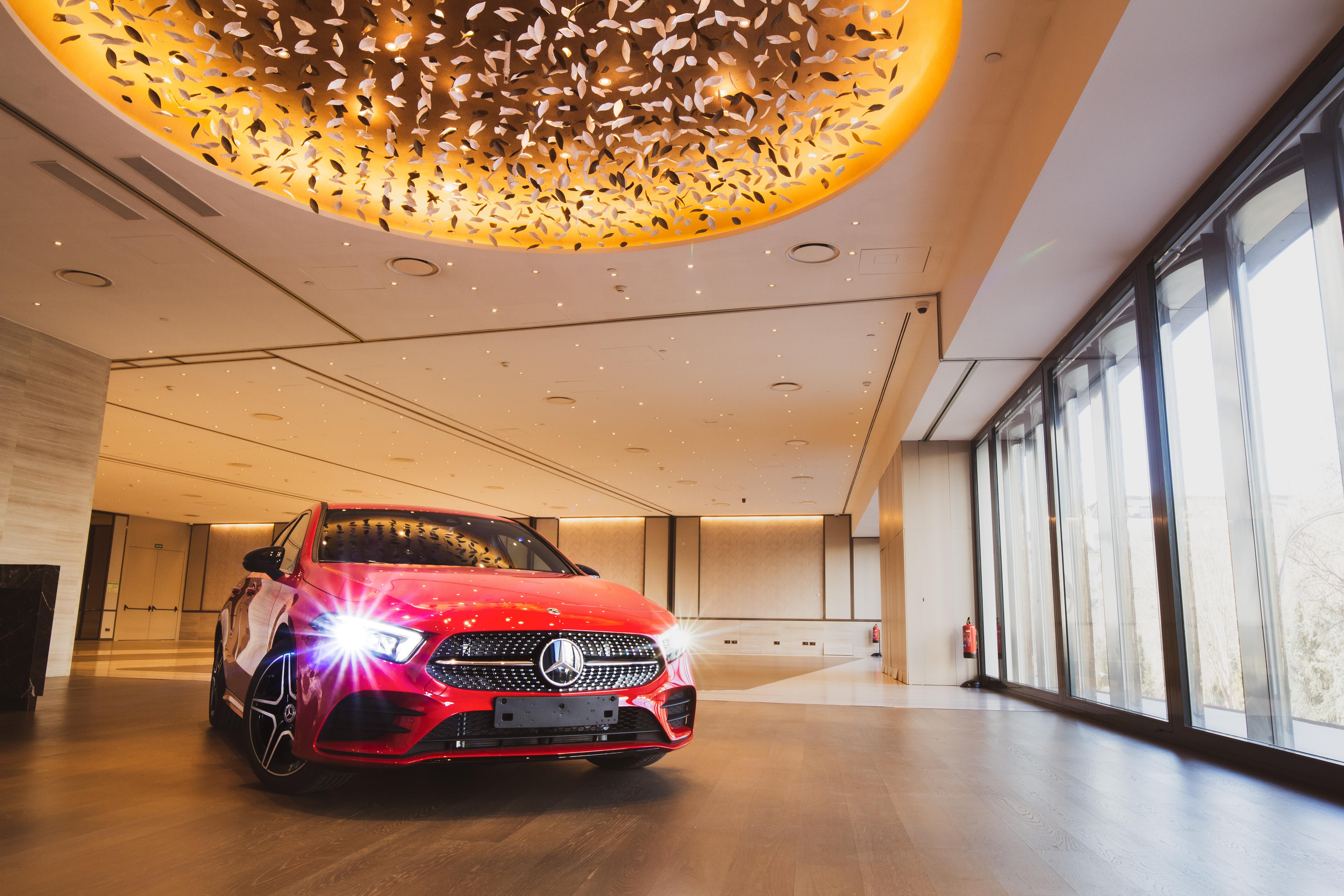 Vp Plaza Espana Design Madrid Luaran gambar Mercedes-Benz Star Lounge in Tokyo