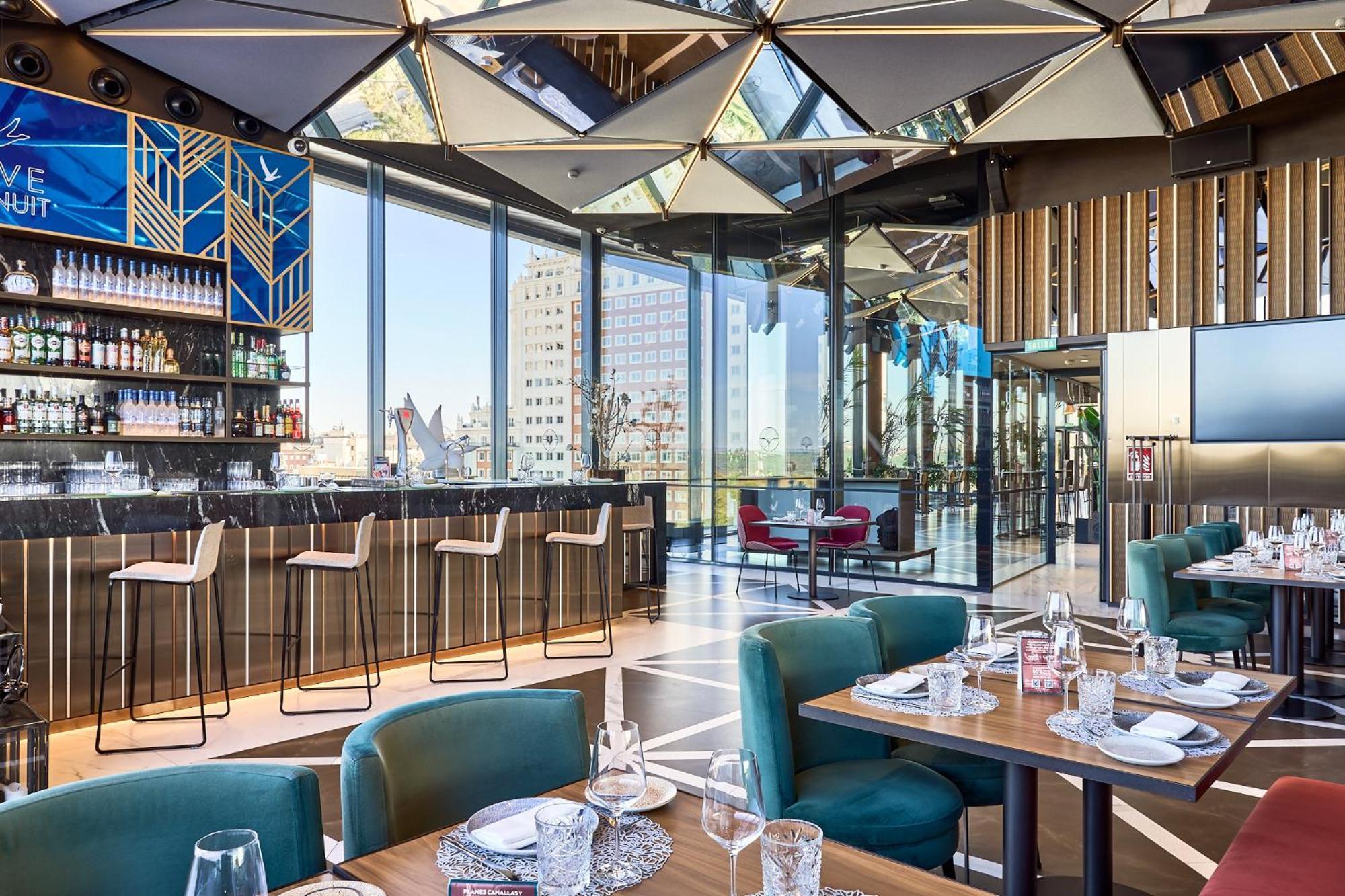 Vp Plaza Espana Design Madrid Luaran gambar The interior of the restaurant