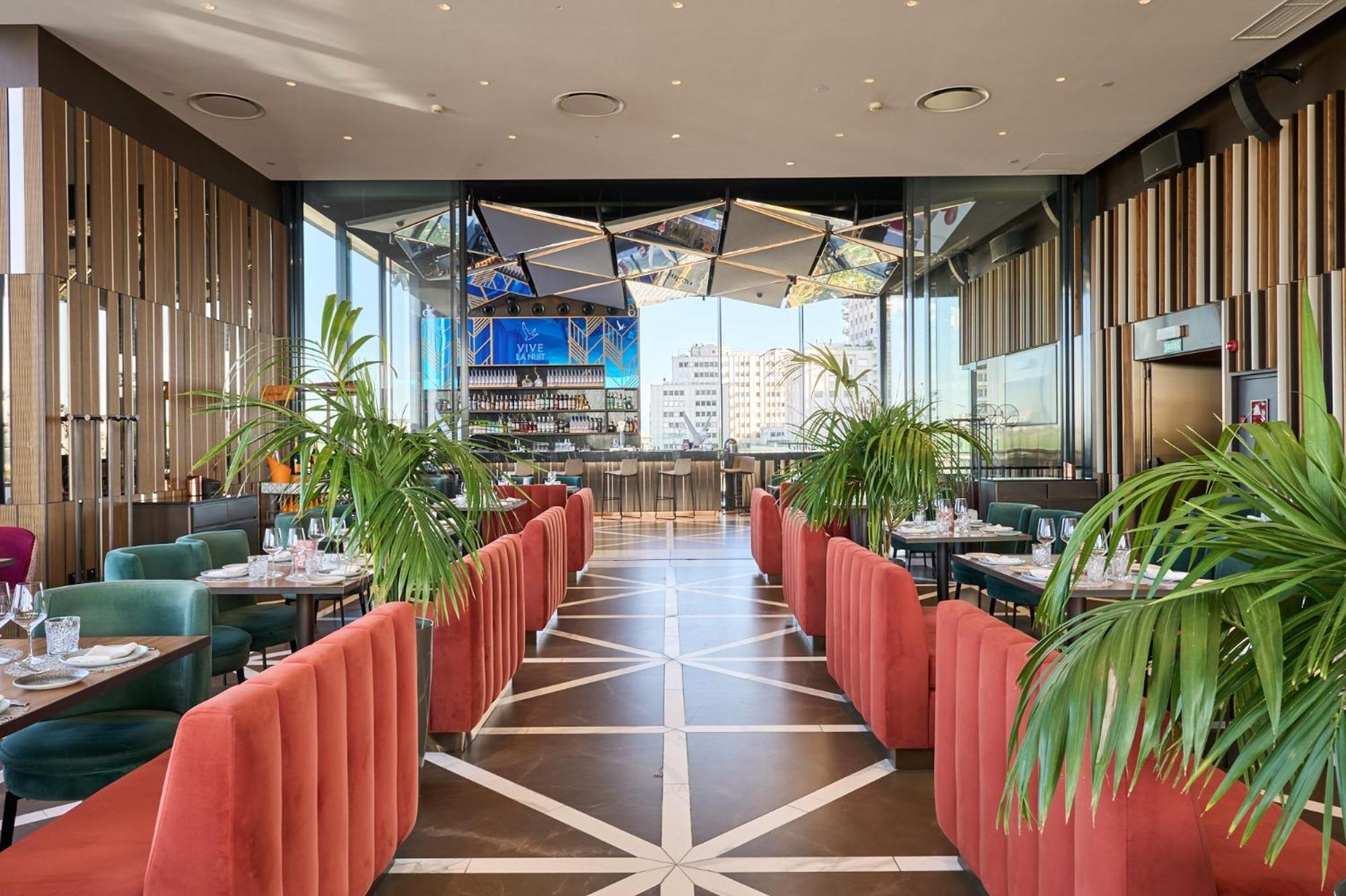 Vp Plaza Espana Design Madrid Luaran gambar The interior of the lounge