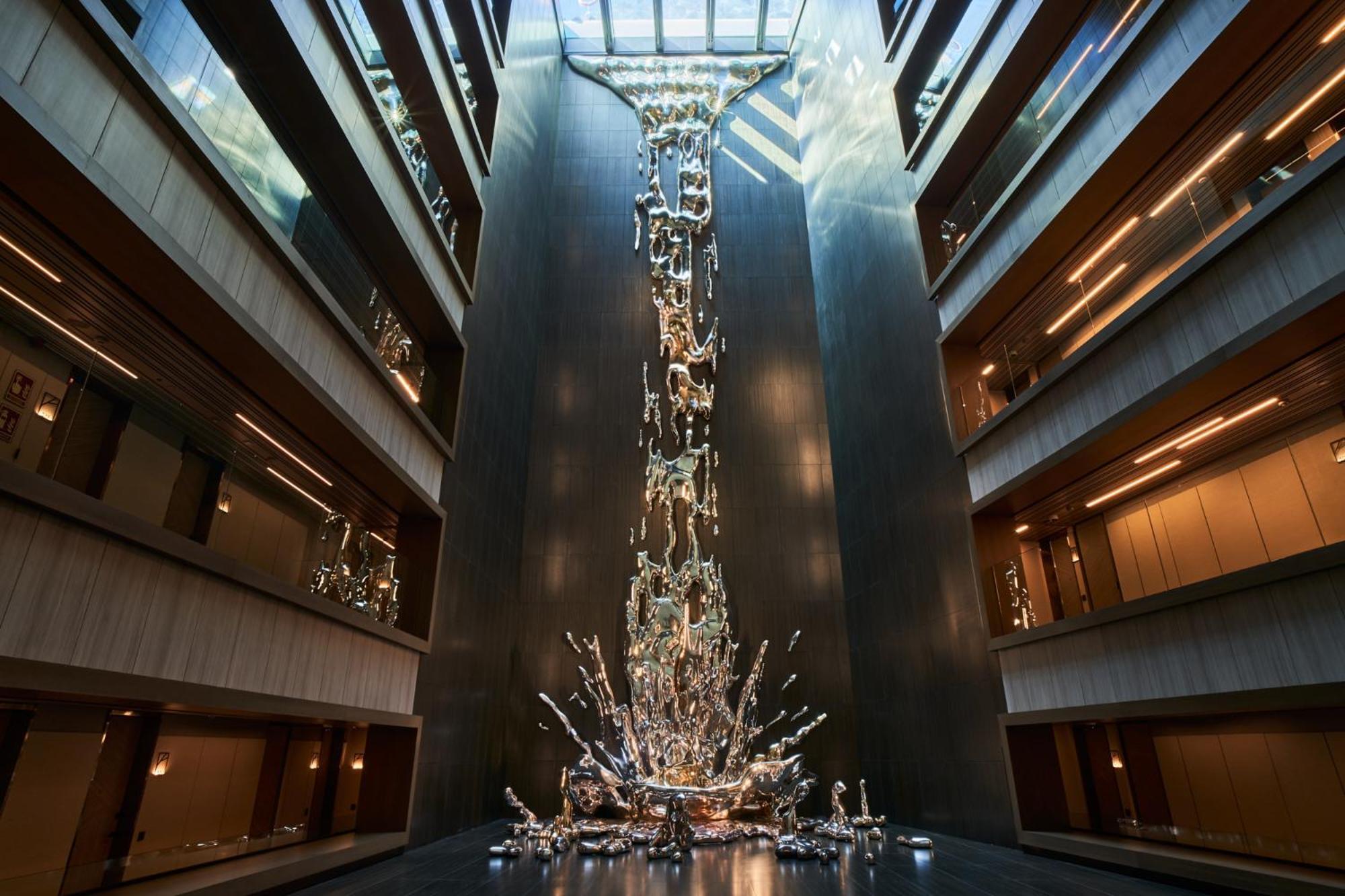 Vp Plaza Espana Design Madrid Luaran gambar The sculpture in 2016
